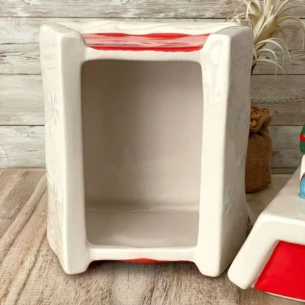 NWT Adorable Peanuts Snoopy Dog House Ceramic white Red Big Christmas Cookie Jar